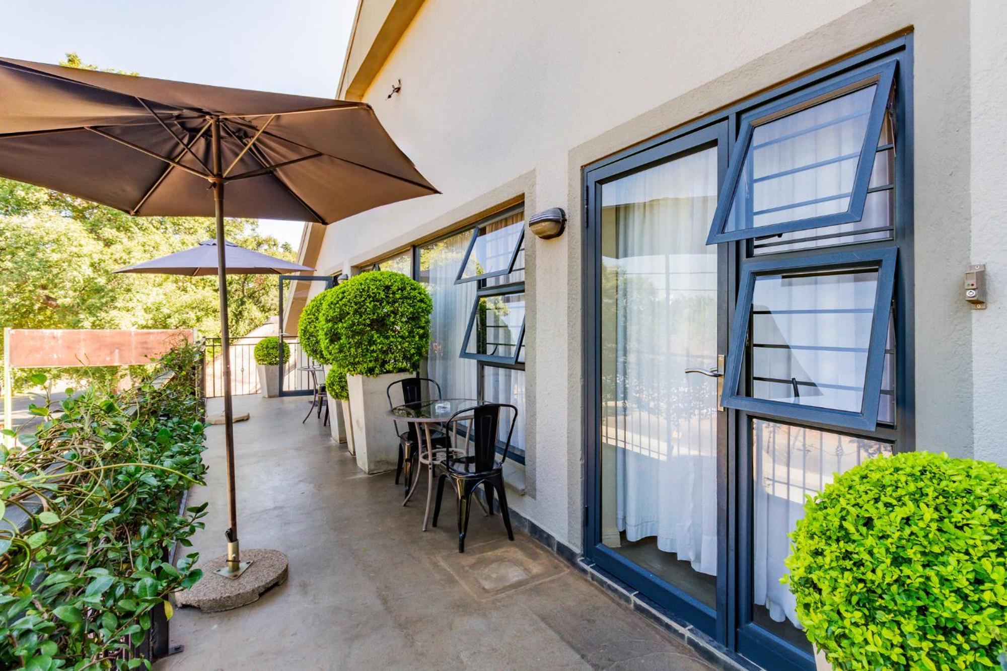 Pumleni Guesthouse Hartbeespoort Eksteriør billede