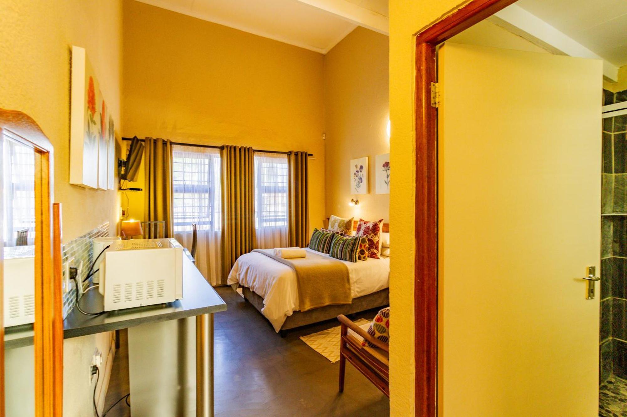 Pumleni Guesthouse Hartbeespoort Eksteriør billede