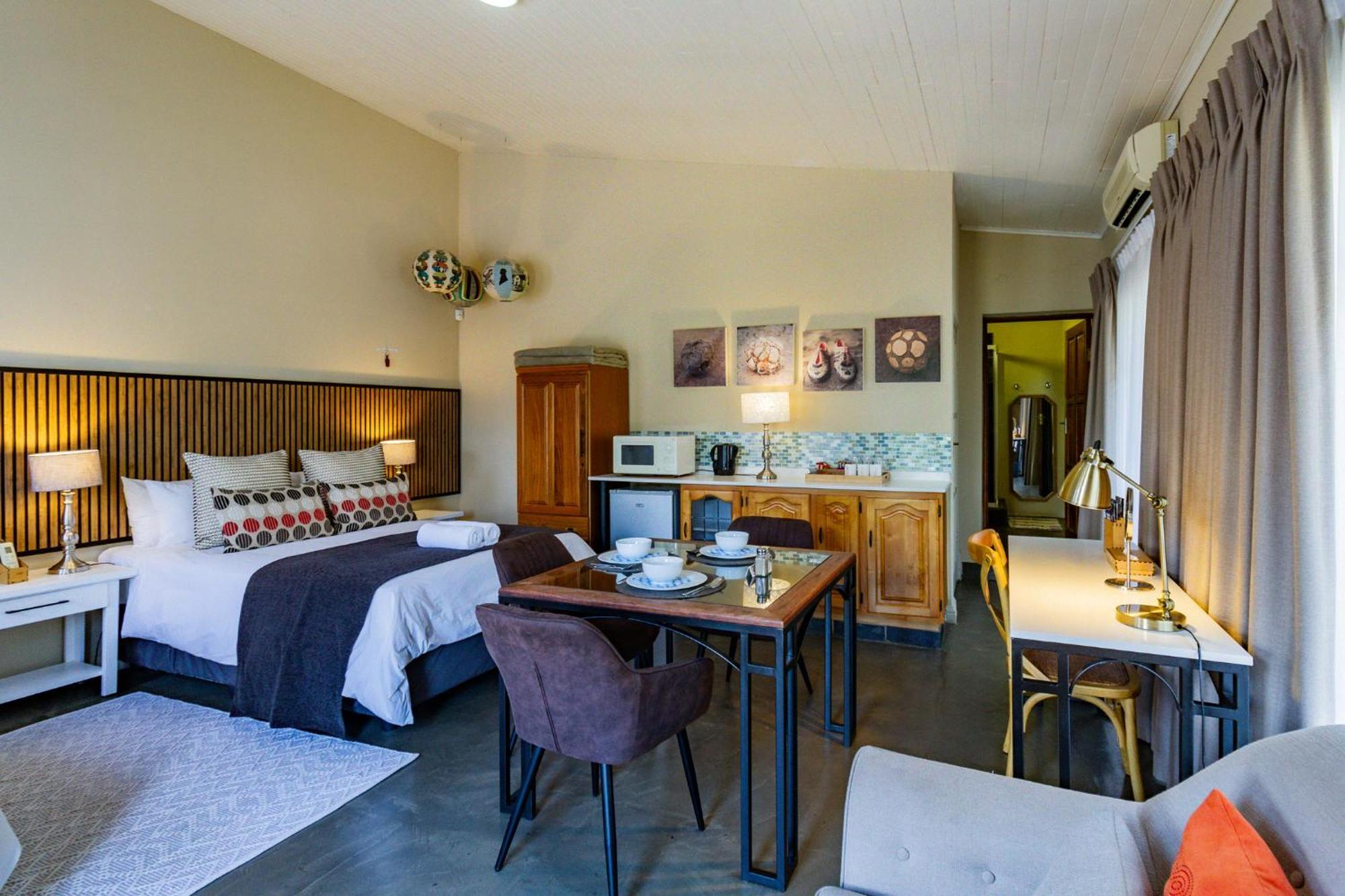 Pumleni Guesthouse Hartbeespoort Eksteriør billede