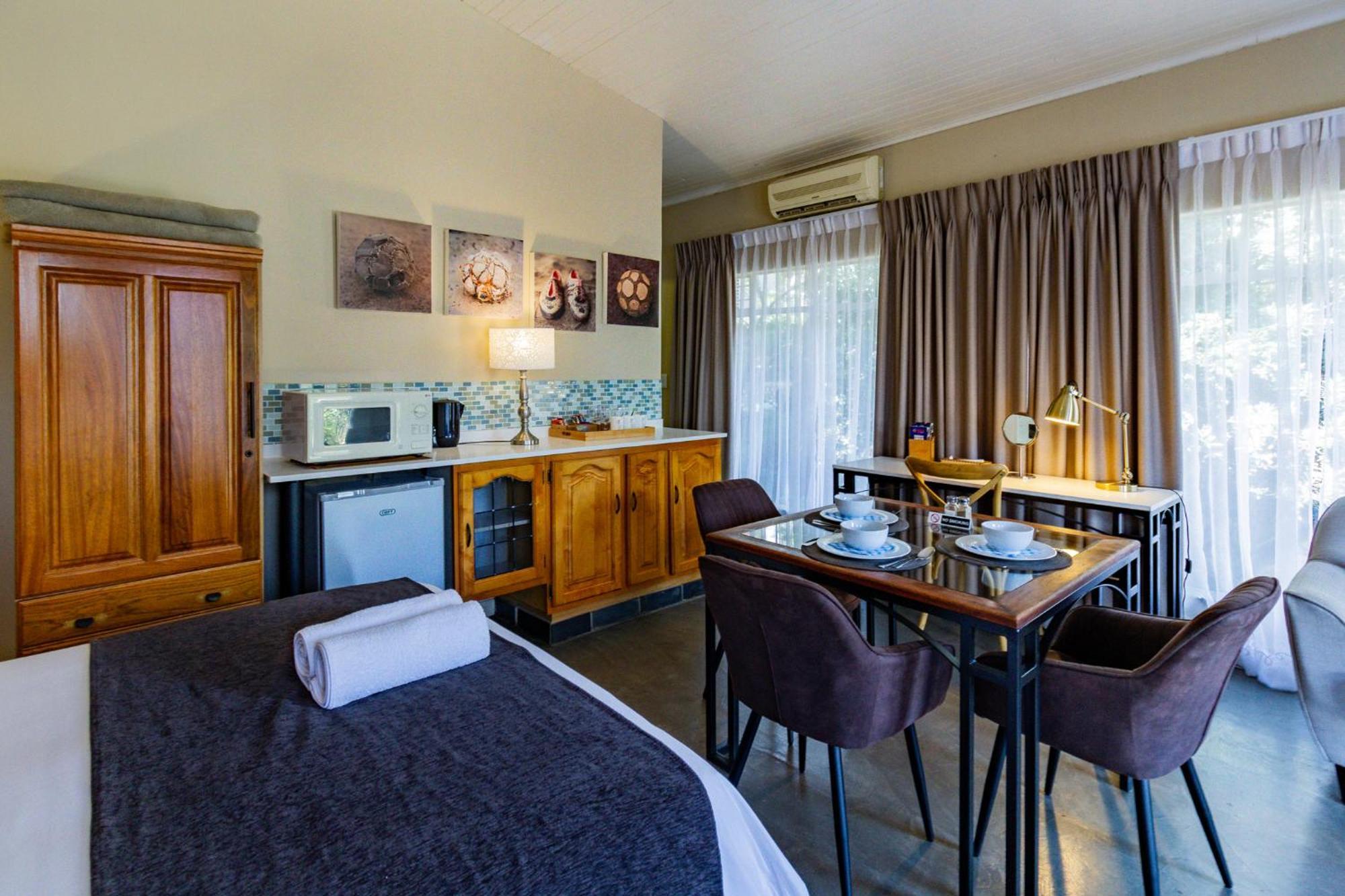 Pumleni Guesthouse Hartbeespoort Eksteriør billede