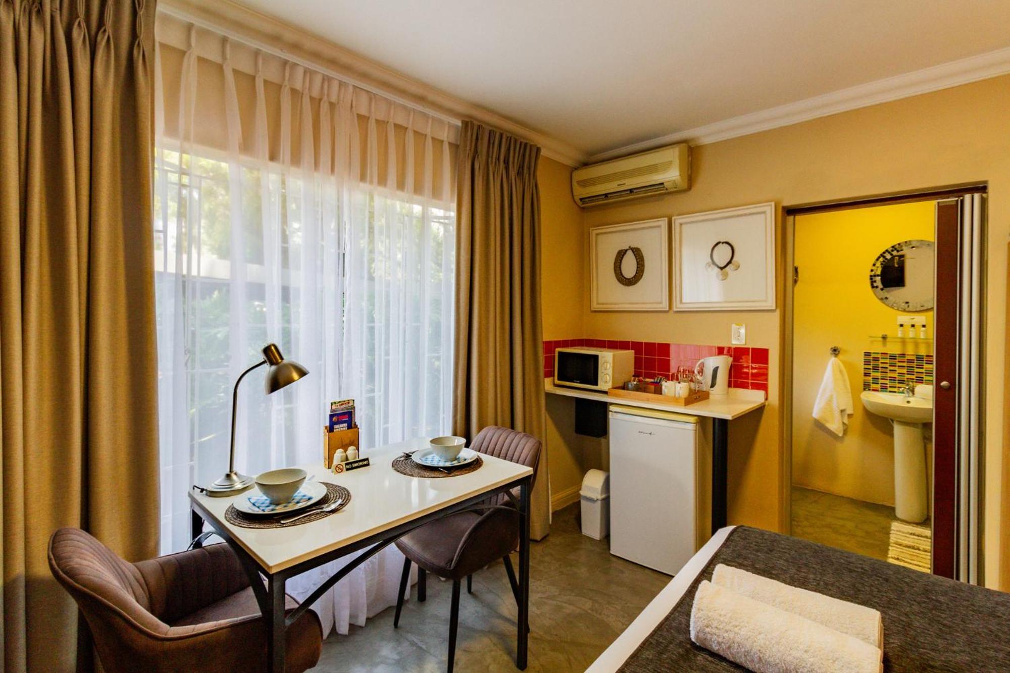 Pumleni Guesthouse Hartbeespoort Eksteriør billede
