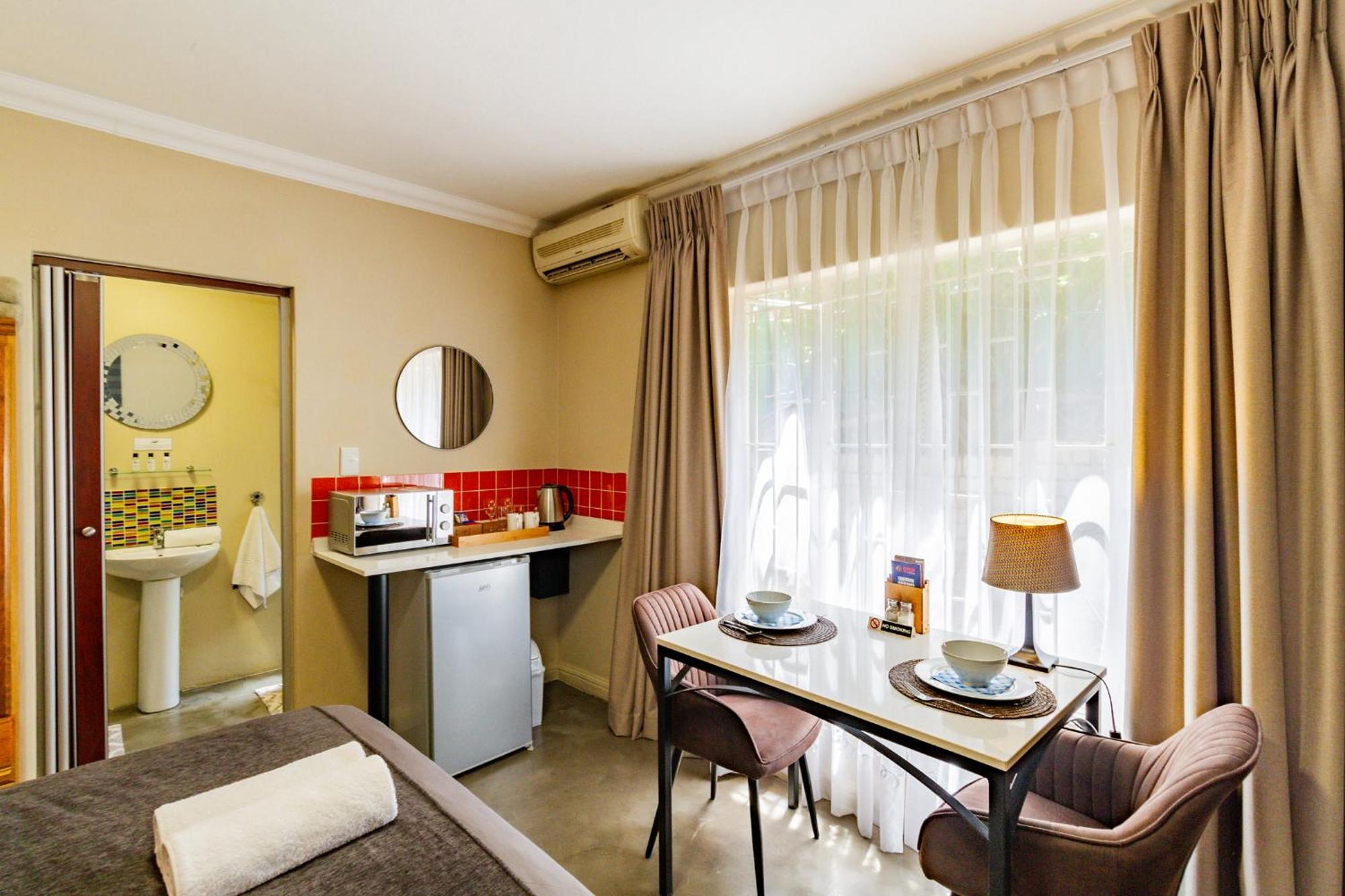 Pumleni Guesthouse Hartbeespoort Eksteriør billede