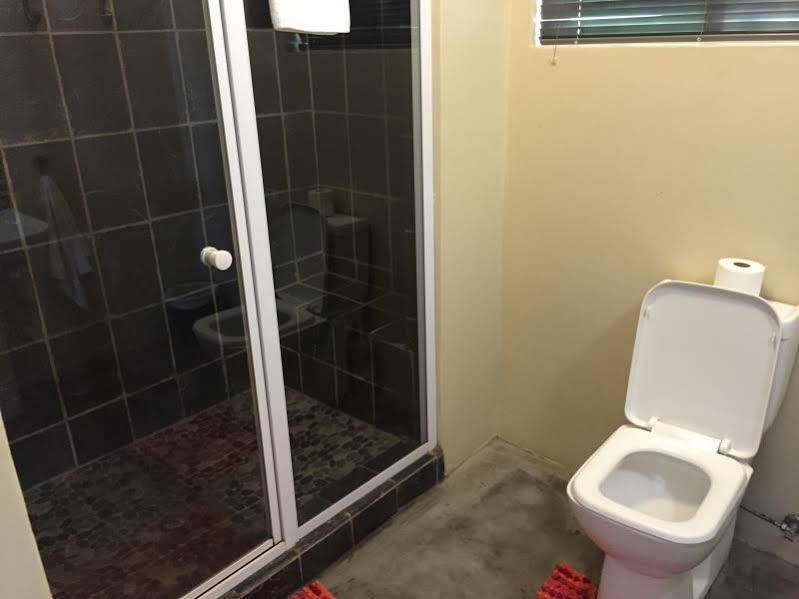 Pumleni Guesthouse Hartbeespoort Eksteriør billede