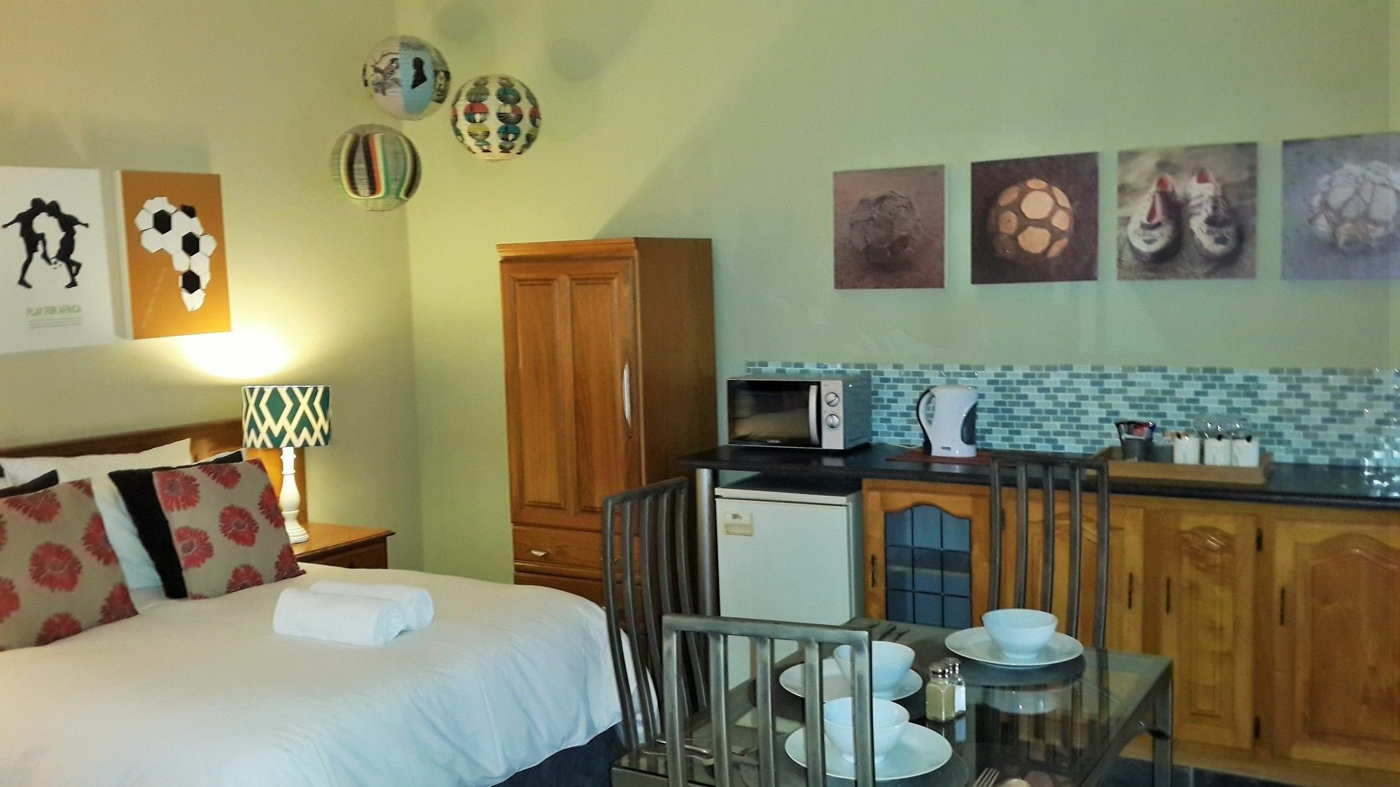 Pumleni Guesthouse Hartbeespoort Eksteriør billede