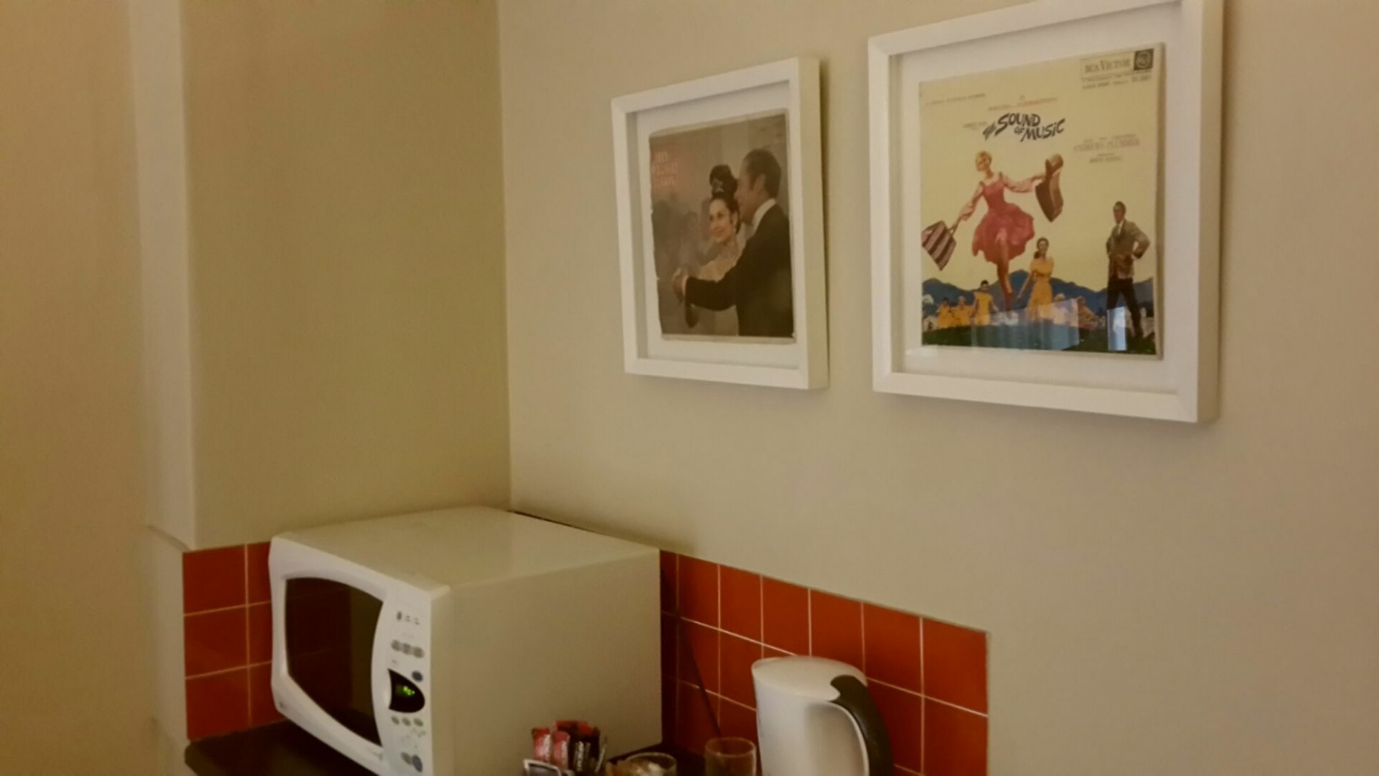 Pumleni Guesthouse Hartbeespoort Eksteriør billede